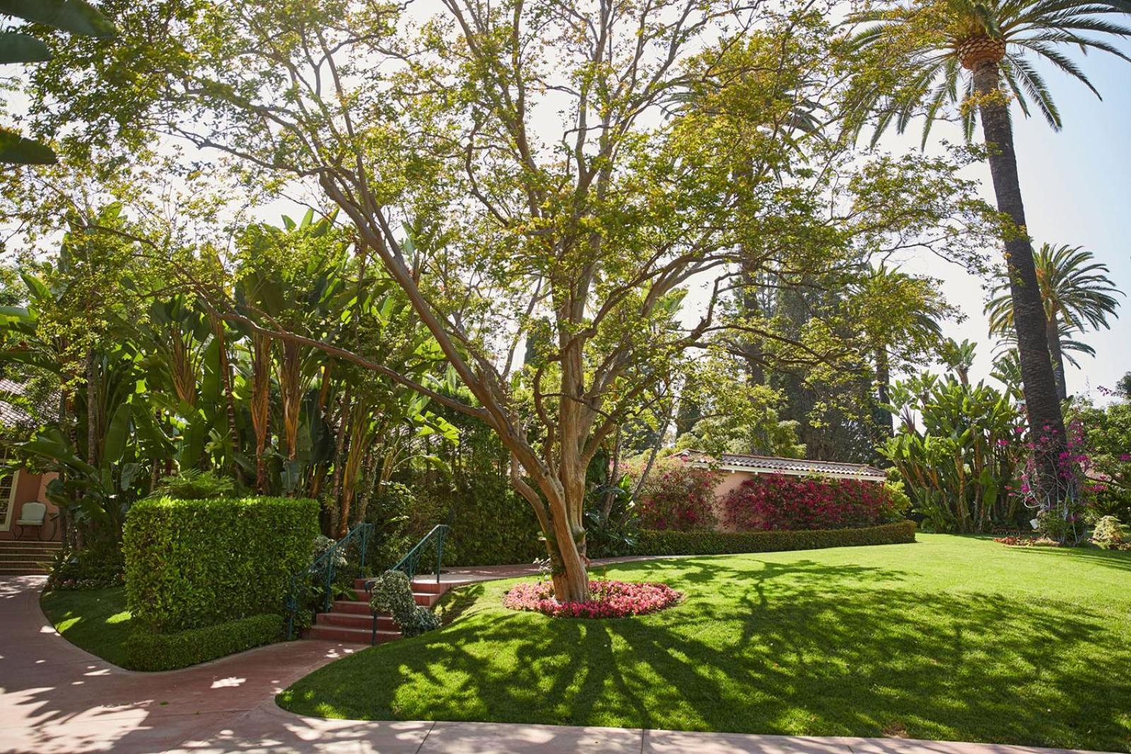 The Beverly Hills Hotel - Dorchester Collection Los Angeles Exterior photo